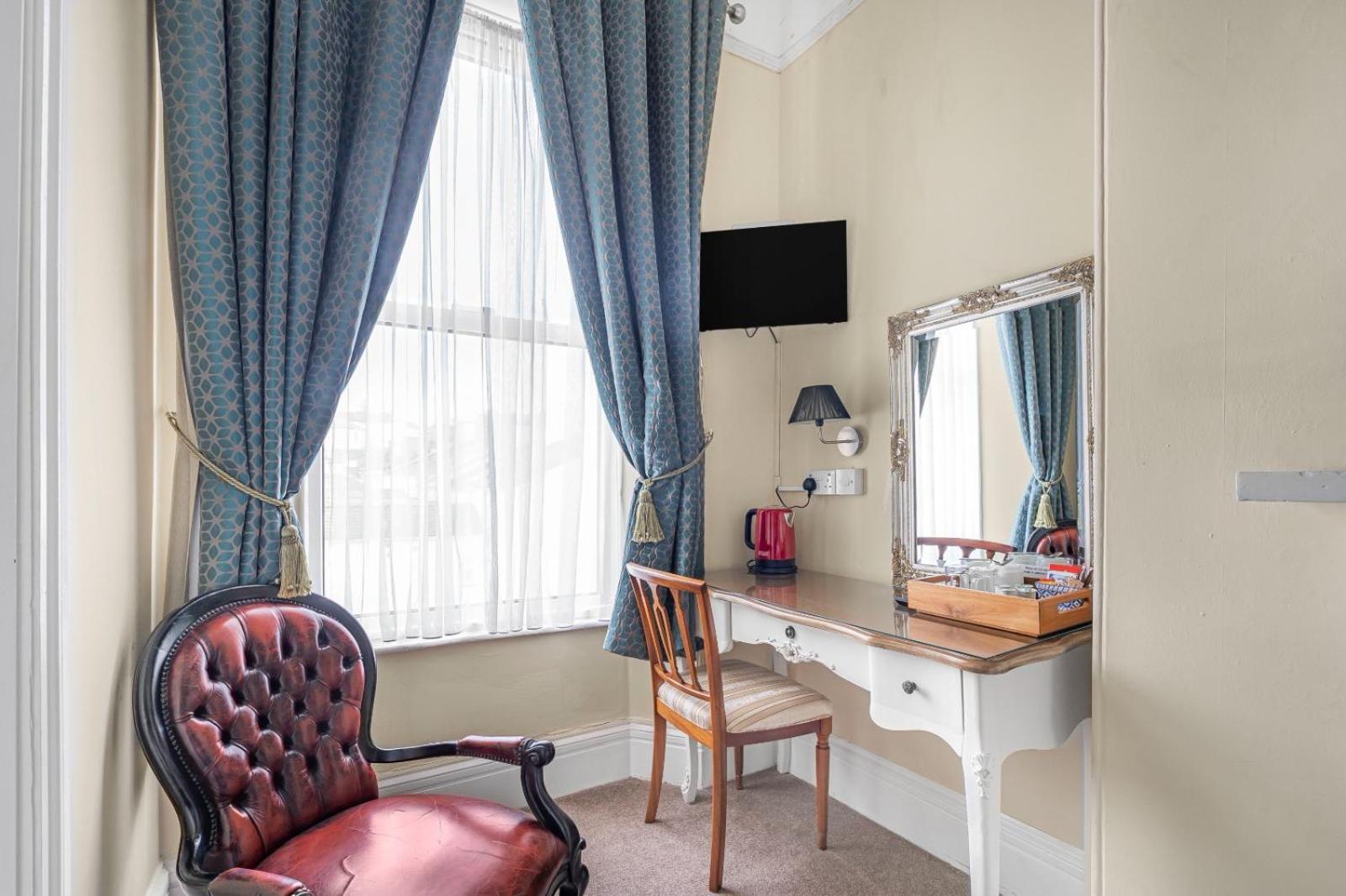 Summerlands Guest House Торки Екстериор снимка
