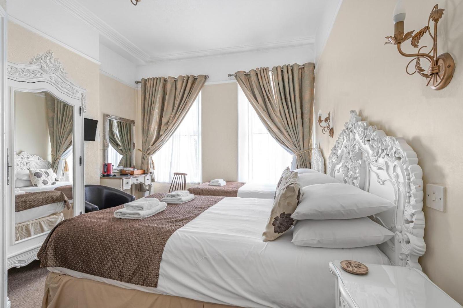 Summerlands Guest House Торки Екстериор снимка