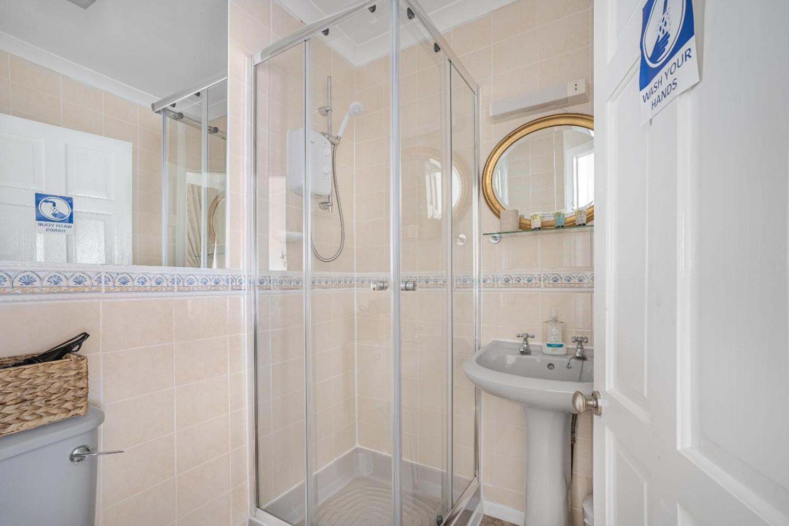 Summerlands Guest House Торки Екстериор снимка