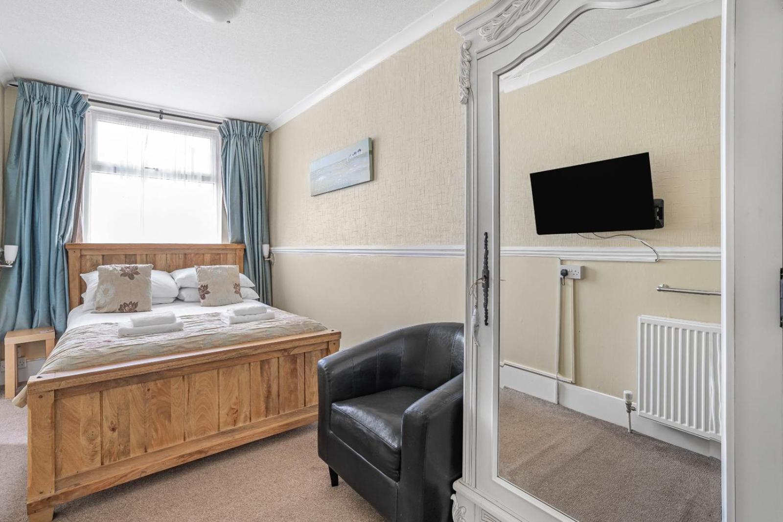 Summerlands Guest House Торки Екстериор снимка