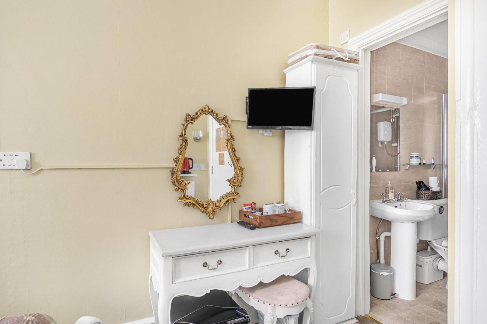 Summerlands Guest House Торки Екстериор снимка