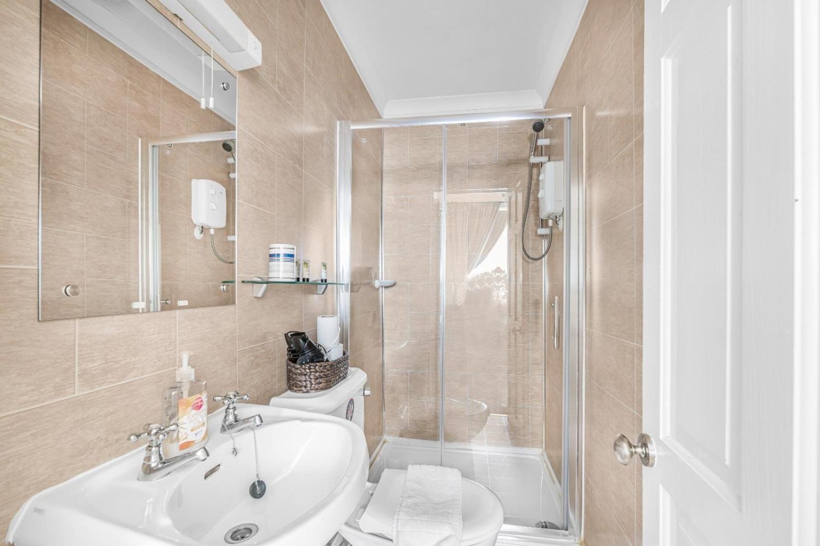 Summerlands Guest House Торки Екстериор снимка