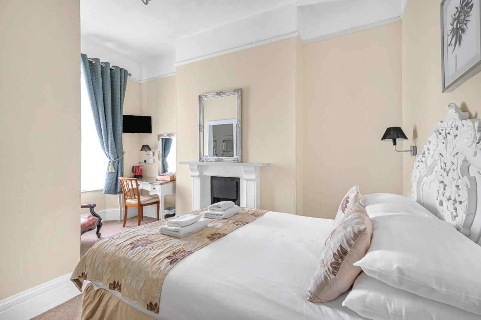 Summerlands Guest House Торки Екстериор снимка