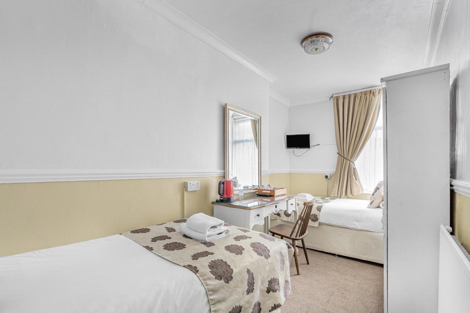 Summerlands Guest House Торки Екстериор снимка