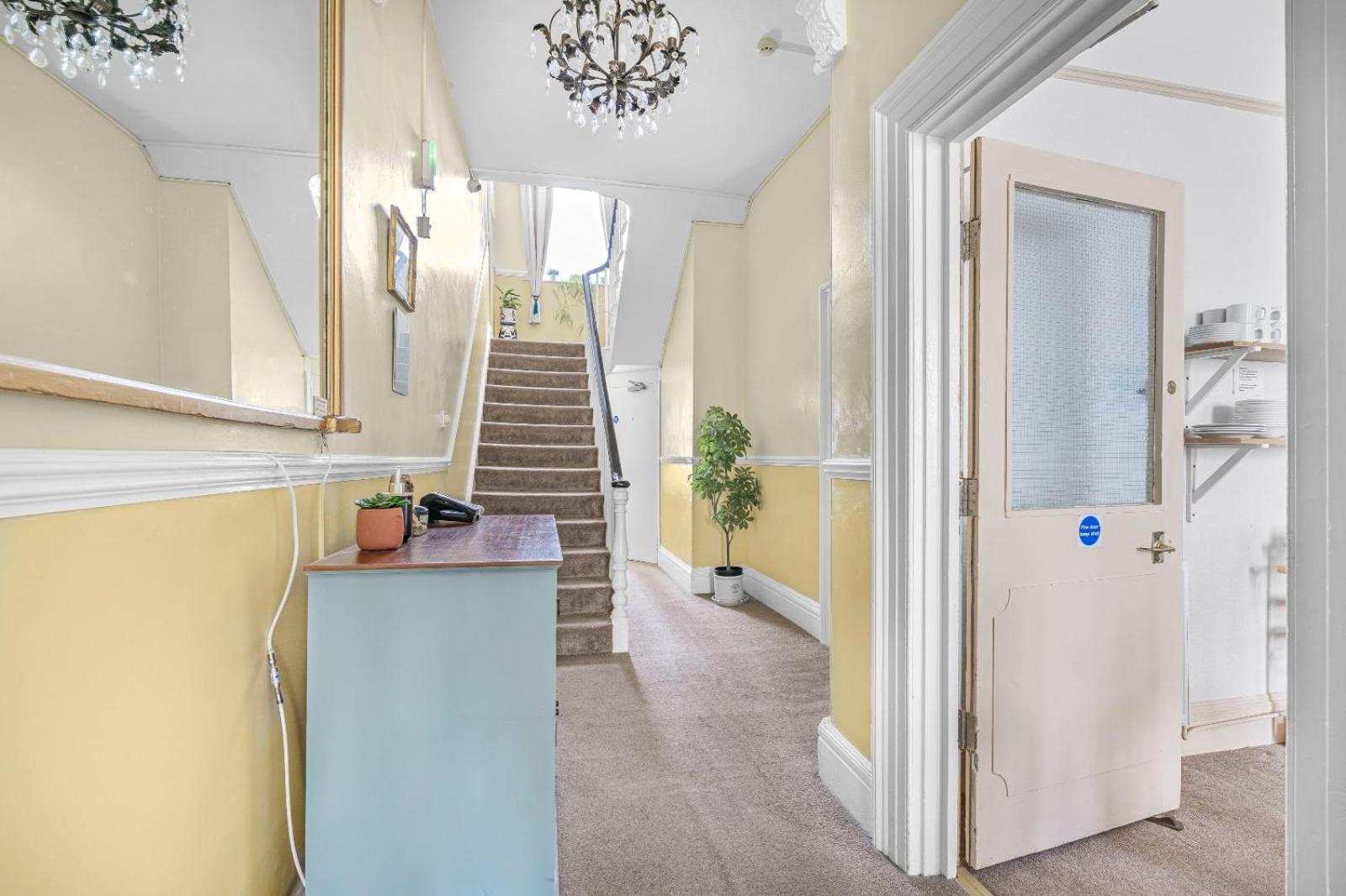 Summerlands Guest House Торки Екстериор снимка